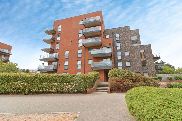 2 Bedroom Flat For Sale In Larner Road, Erith, DA8