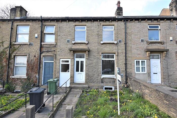 3 Bedroom Terraced House For Sale In Bradford Road, Fixby, Huddersfield, HD2