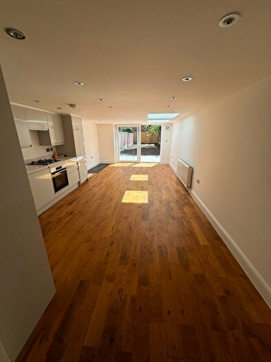 3 Bedroom Terraced House To Rent In New Wanstead, London, E11
