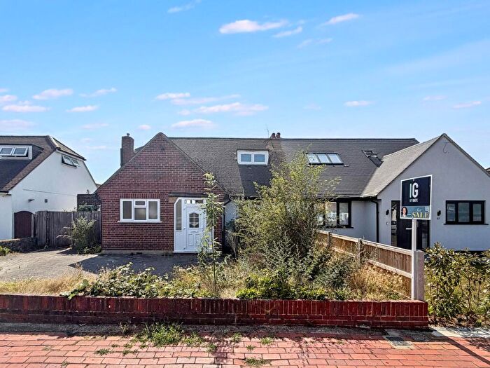 3 Bedroom Semi-Detached House For Sale In Greenwood Road, Thames Ditton, KT7