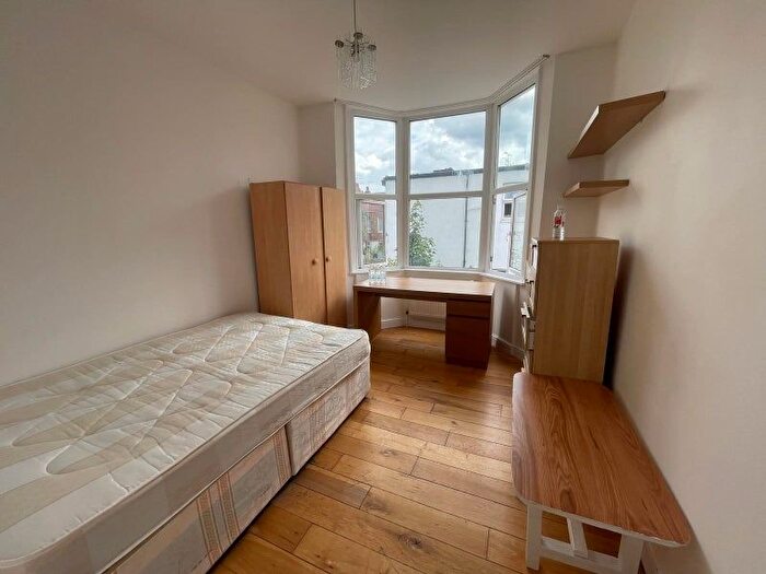 1 Bedroom Flat To Rent In Westbury Avenue, Haringey, N22