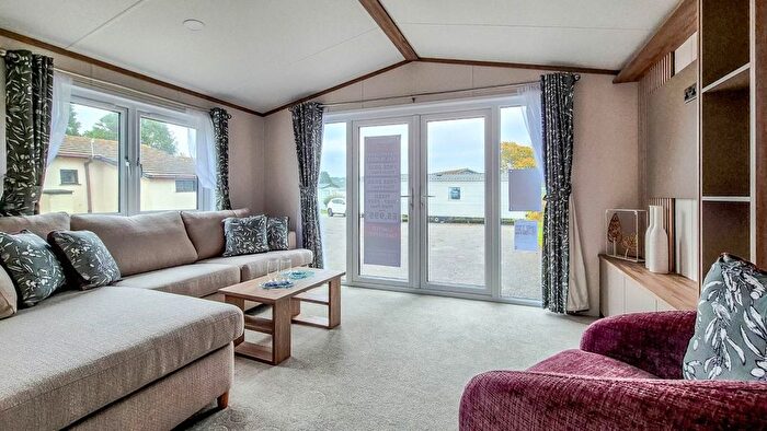 2 Bedroom Mobile/park Home For Sale In Polperro Road, Looe, PL13