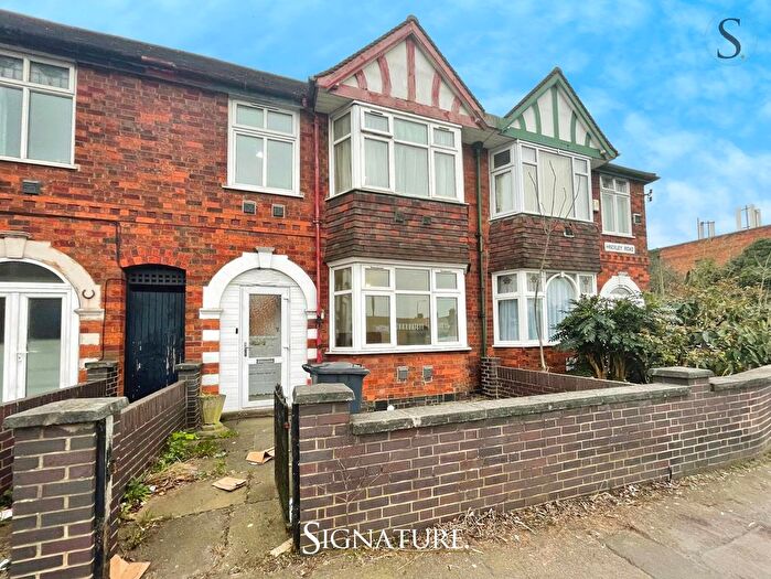 3 Bedroom Terraced House To Rent In Hinckley Road, Leicester, LE3