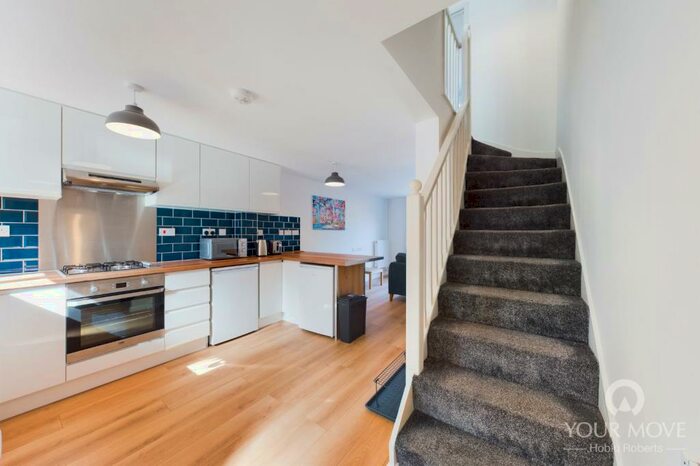 2 Bedroom House To Rent In Southfield Avenue, Northampton, NN4