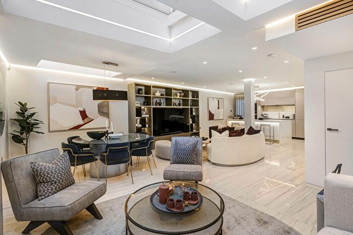 3 Bedroom Flat To Rent In Mead Court, South Molton Street, W1K
