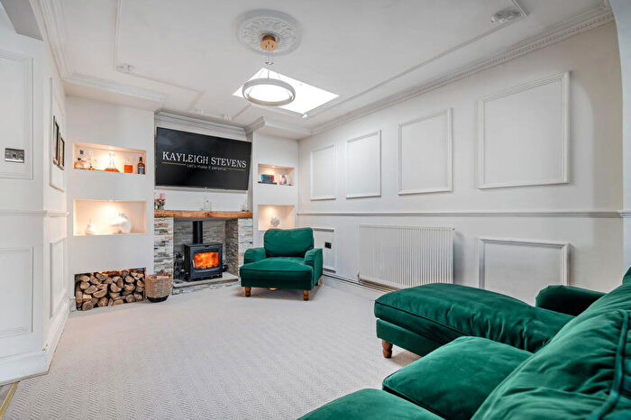 3 Bedroom Detached Bungalow For Sale In Chain Free Bungalow With Two Luxurious Bathrooms, ME8