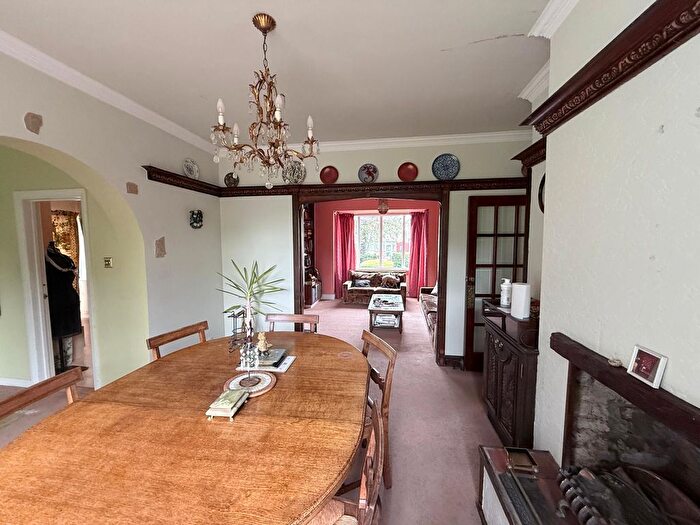 4 Bedroom Detached House To Rent In Eastcote Road, Harrow, Middlesex, HA2