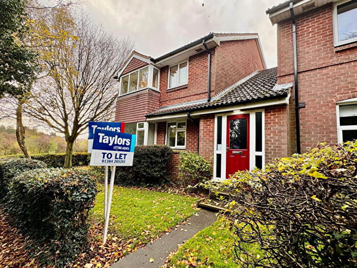 2 Bedroom Flat To Rent In Roper Walk, Dudley, DY3