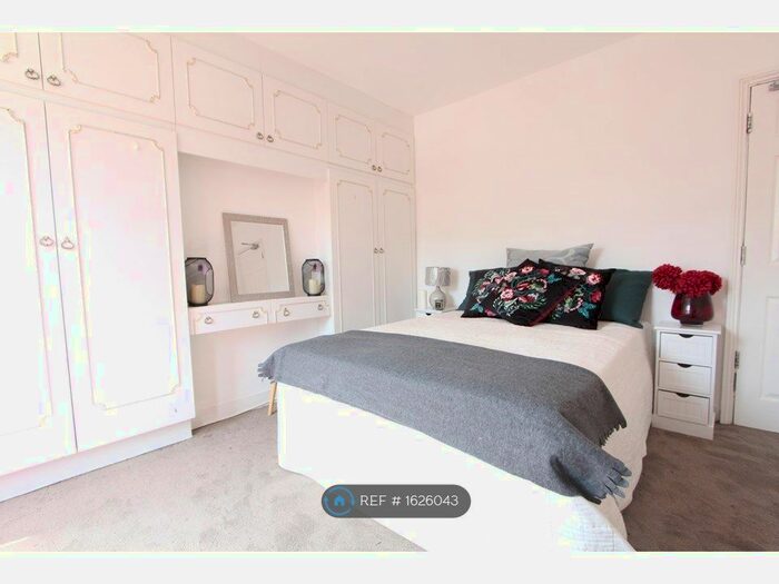 5 Bedroom Terraced House To Rent In Swainstone Road, Reading, RG2