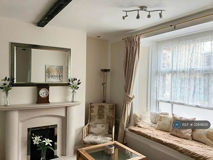 2 Bedroom Flat To Rent In Marlborough Street, Faringdon, SN7