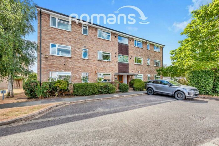 3 Bedroom Apartment To Rent In Cedar Court, SL4