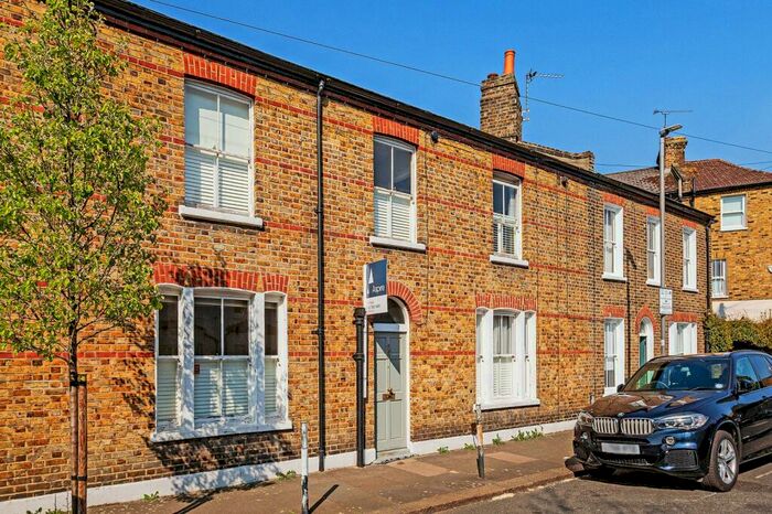 2 Bedroom House To Rent In Abercrombie Street, Battersea, London, SW11