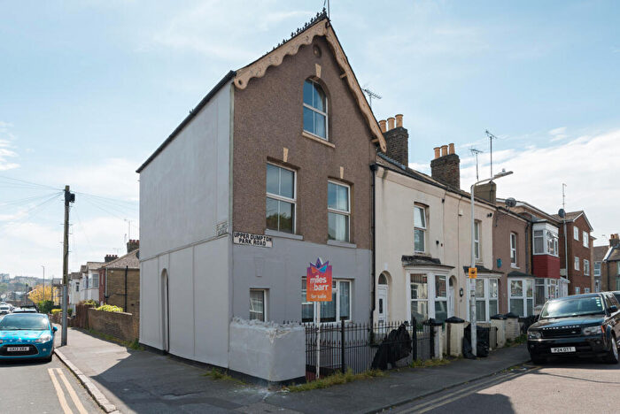 3 Bedroom Semi-Detached House To Rent In Upper Dumpton Park Road, Ramsgate, Kent, CT11