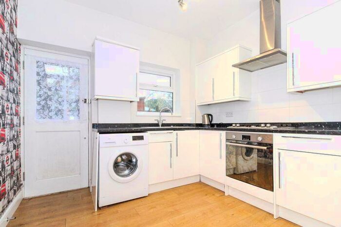1 Bedroom Flat To Rent In Terront Road, Harringay, N15