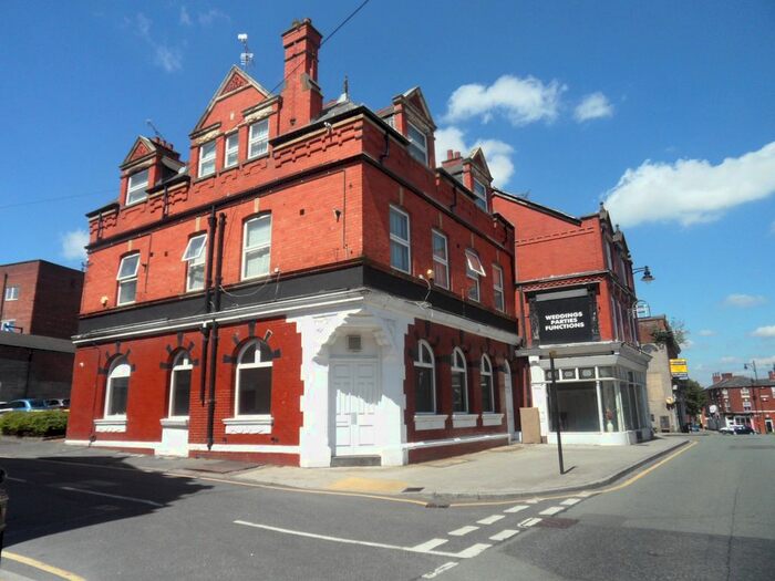 1 Bedroom Flat To Rent In Middle Hillgate, Stockport, Cheshire, SK1