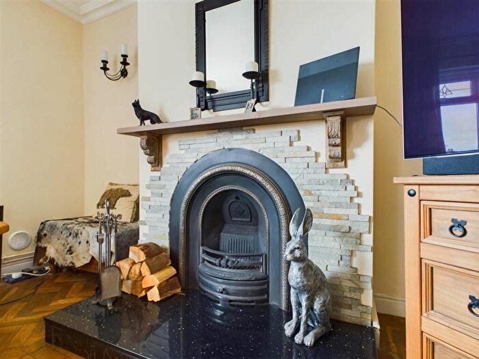 2 Bedroom Detached Bungalow For Sale In Imperial Avenue, Gedling, Nottingham, NG4