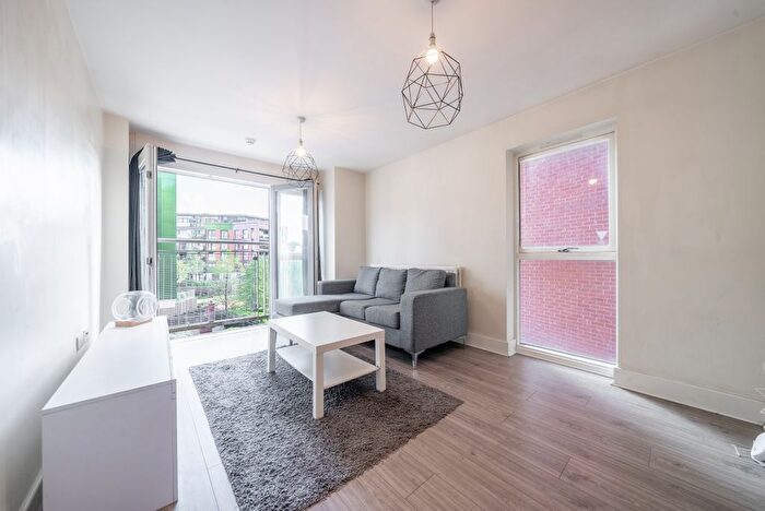 2 Bedroom Flat To Rent In Cregoe Street, Birmingham, Park Central, B15