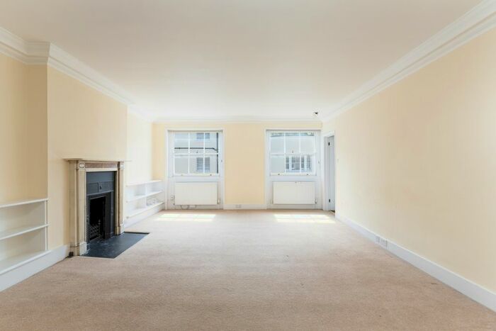2 Bedroom Flat To Rent In Bryanston Square, London, W1H
