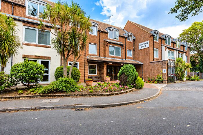 1 Bedroom Flat For Sale In Hunting Gate, Birchington, Kent, CT7