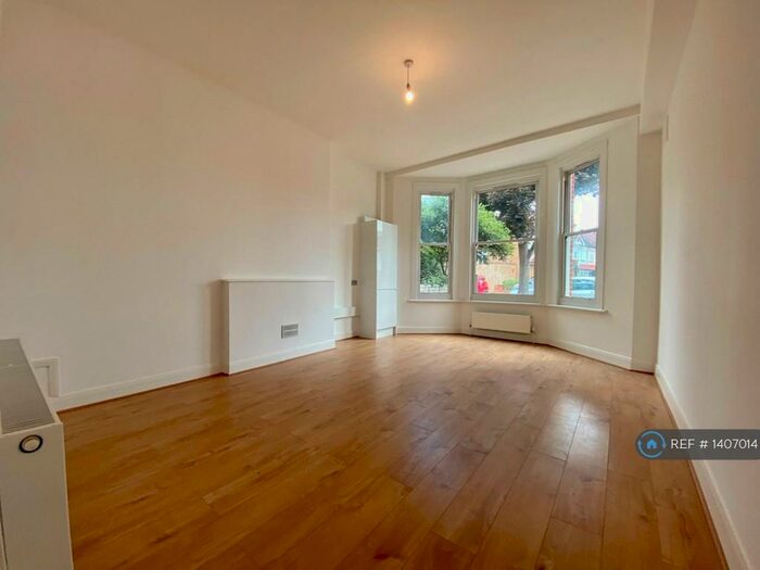 1 Bedroom Flat To Rent In Penge, London, SE20