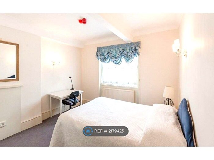 2 Bedroom Flat To Rent In Gloucester Place, London, W1U