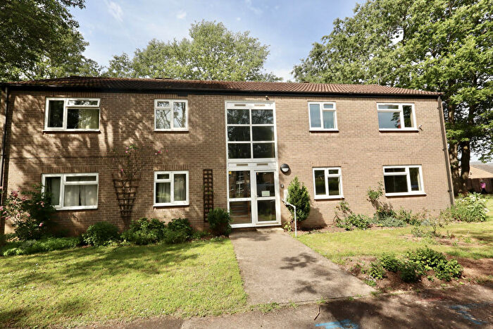 1 Bedroom Flat For Sale In Charterway, Wells, BA5