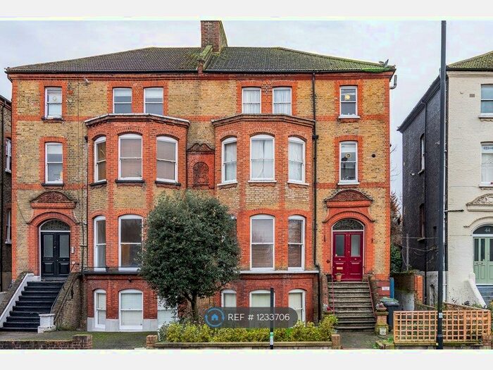 2 Bedroom Flat To Rent In Dulwich Road, London, SE24