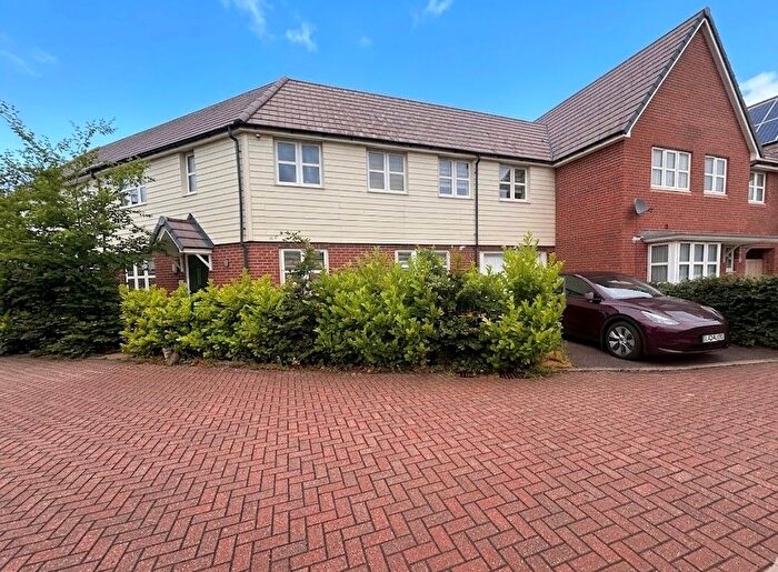 3 Bedroom Property To Rent In Farleigh Drive, Aylesbury, HP18