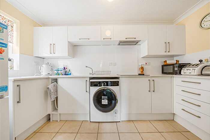 2 Bedroom Flat For Sale In Friars Mews, Eltham, SE9