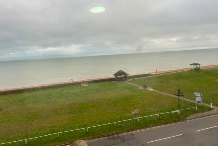 2 Bedroom Flat To Rent In Marine Parade, New Romney, TN28