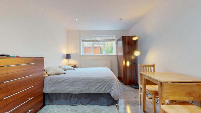 Studio To Rent In Portnall Road, London, W9