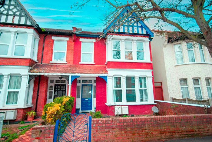 1 Bedroom Flat To Rent In Cranley Road, Westcliff-On-Sea, SS0