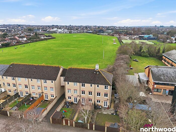 4 Bedroom Terraced House For Sale In Burghley Way, Chelmsford, CM2