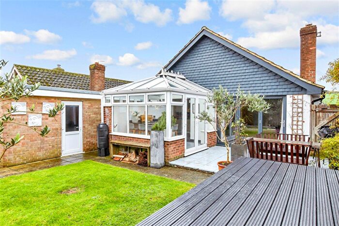 4 Bedroom Chalet For Sale In Pitt Gardens, Woodingdean, Brighton, East Sussex, BN2