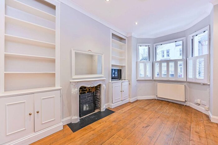2 Bedroom Flat To Rent In Glycena Road, Clapham Junction, SW11