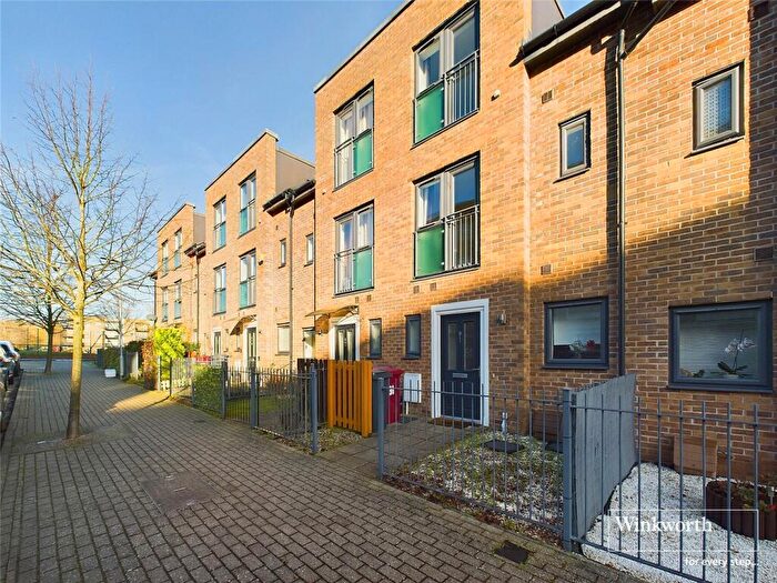 3 Bedroom Town House To Rent In Spey Road, Tilehurst, Reading, Berkshire, RG30