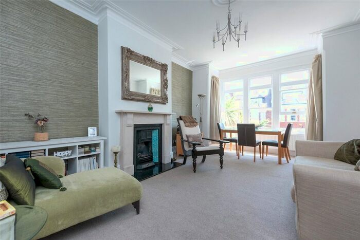2 Bedroom Flat To Rent In Blenheim Gardens, London, NW2