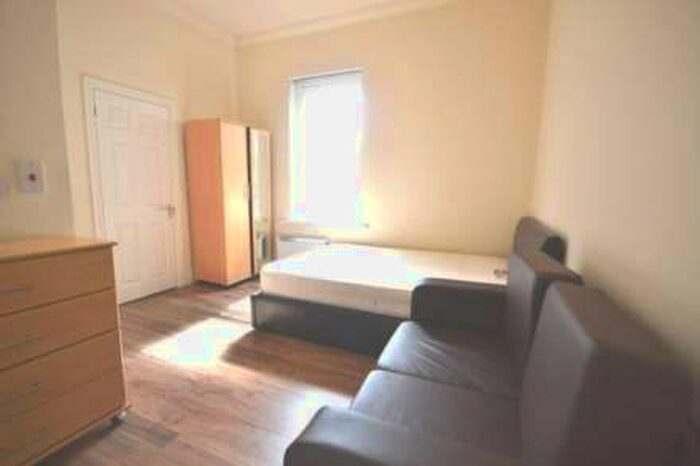 1 Bedroom Studio To Rent In London Road, Reading, Berkshire, RG1