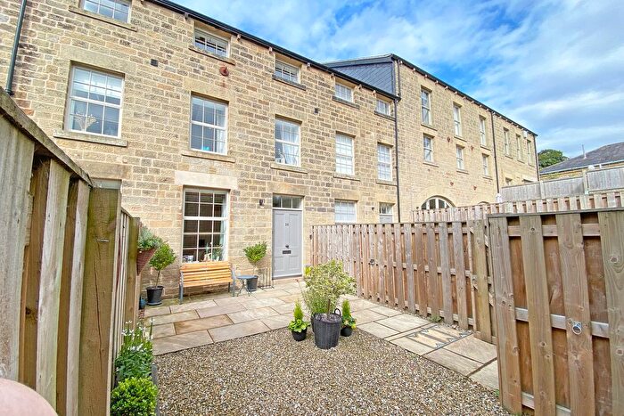 2 Bedroom Cottage For Sale In Lupton Bank, Glasshouses, HG3