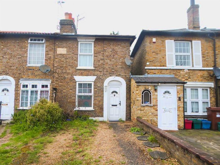 2 Bedroom Property To Rent In Bath Road, Hounslow, TW3