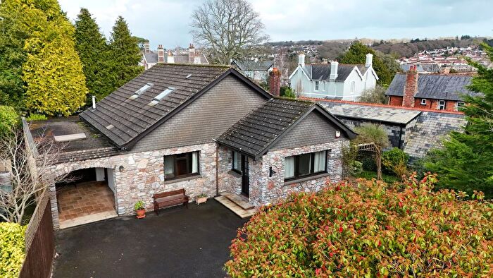 4 Bedroom Bungalow For Sale In Lonsdale Road, Newton Abbot, TQ12