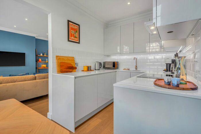 1 Bedroom Flat To Rent In Queen Square, London, WC1N