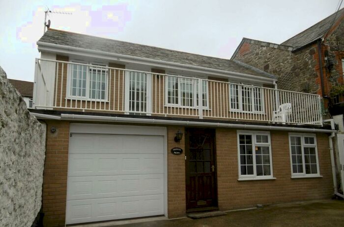 2 Bedroom End Of Terrace House To Rent In Bude, Cornwall, EX23