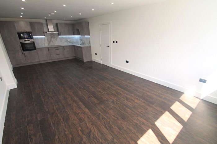 2 Bedroom Apartment To Rent In Rothesay Road, Luton, LU1