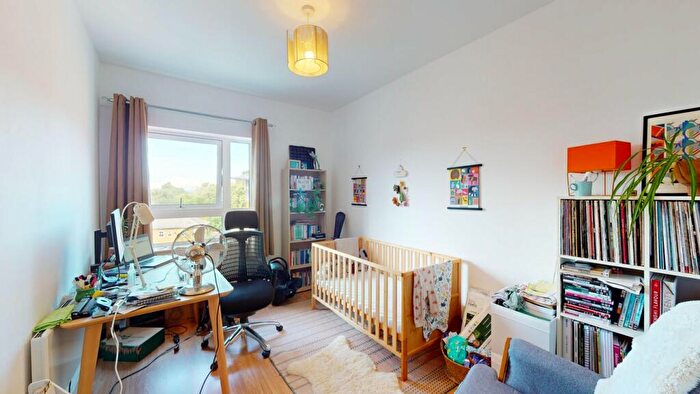 2 Bedroom Apartment To Rent In Cherrywood Lodge, Hither Green, London, SE13