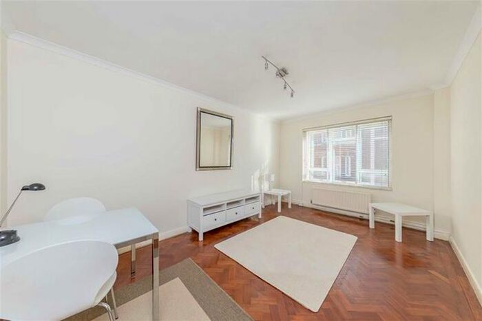 2 Bedroom Flat To Rent In Luxborough Street, London, W1U