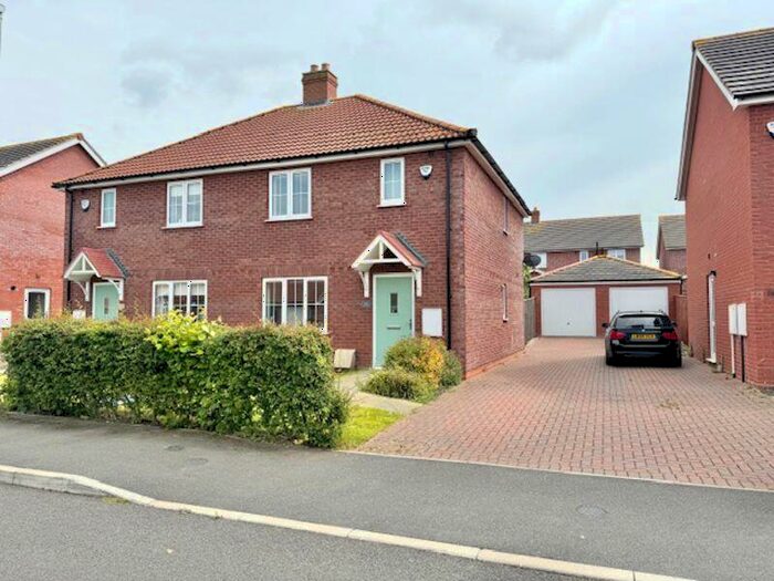 3 Bedroom Semi-Detached House For Sale In Cloisters Walk, Louth, LN11