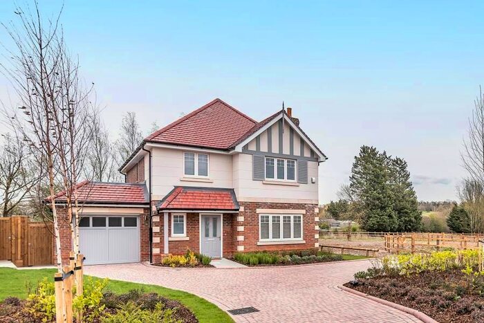 4 Bedroom Detached House To Rent In Horsehaven Mews, Watford, WD19