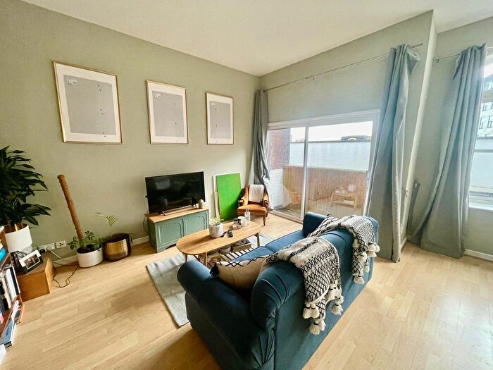 2 Bedroom Flat To Rent In Merchants House, North Street, Sheepscar, Leeds, LS2