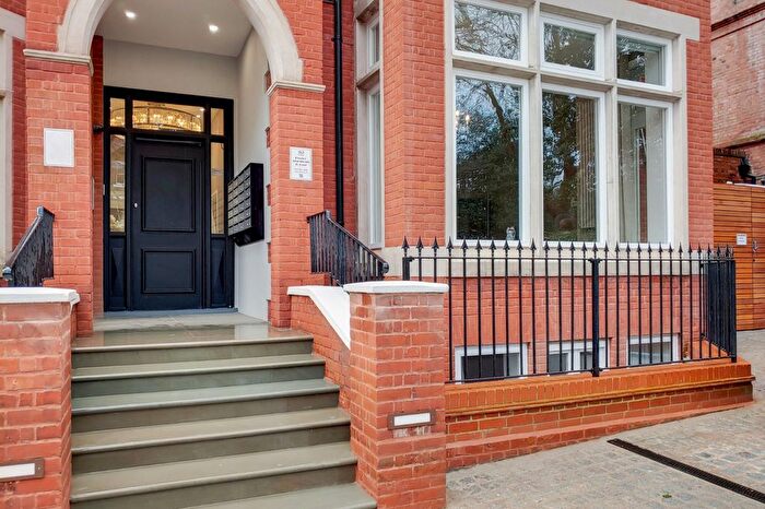 2 Bedroom Flat To Rent In Fitzjohns Avenue, London, NW3